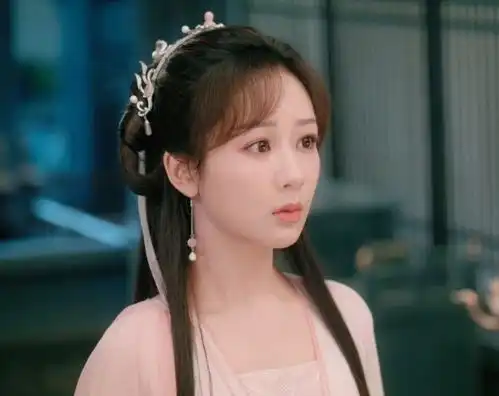 杨紫上线宣传新剧,粉丝却当场拆台,只因男主角掉档次