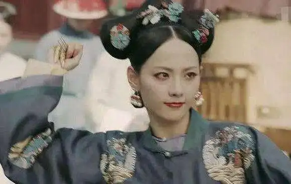 她是延禧攻略中唯一可以和璎珞抗衡的女人,美艳动人迷倒众生
