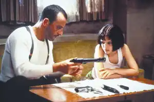 孤胆保镖父女上阵搏命
