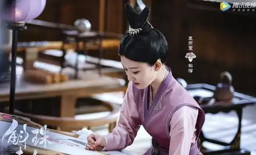杨幂隐形腿火了穿黑裤,显麻腿修长,丝毫不觉得胖
