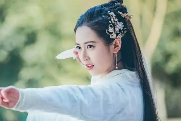 锦绣未央里演情侣,如今女方大红大紫,男方演技不错就是不红
