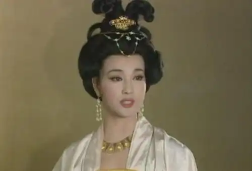 8个版本武则天你最爱谁范冰冰霸气,施诗温柔,刘嘉玲造型夸张