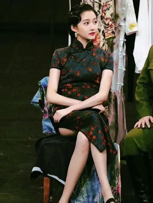 穿旗袍的女星有多美最后一张,衣服都被撑爆了
