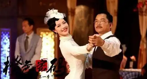 苗苗光腿尬舞钟楚曦柏林风光无限,芳华中的冯女郎命运真是大不同