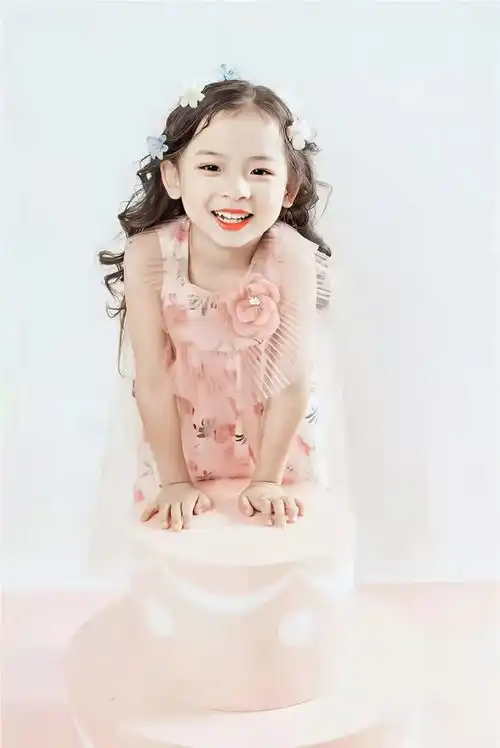 何敏萱个人资料简介,身高,体重参演的电影电视剧剧照写真
