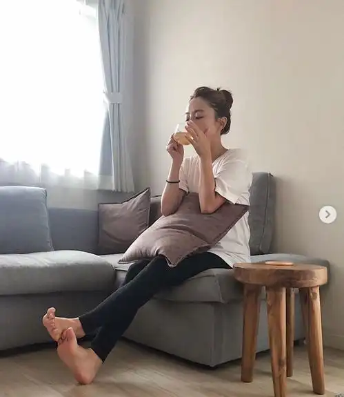 妈妈每天狂晒女儿丑照,看到第1张就笑炸了是亲妈吗哈哈哈
