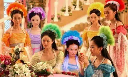 七仙女重聚王牌,时隔16年美貌依旧,境况却大不相同
