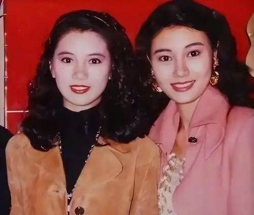 偶然看到林青霞和小16岁李嘉欣同框,才发现绝色和漂亮的区别
