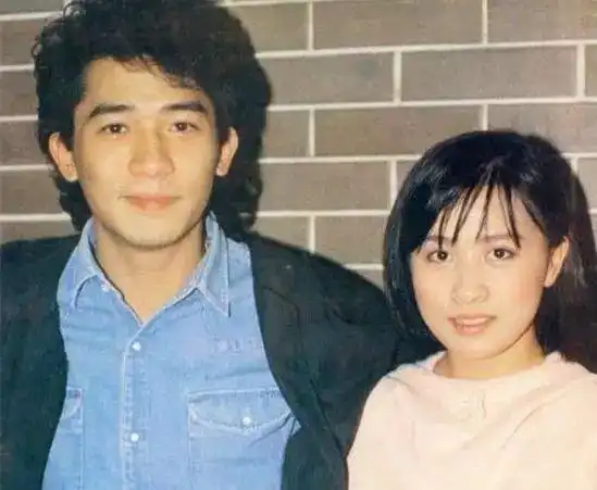 刘嘉玲年轻时有多美演婢女仍让人惊艳,同框周海媚被比成绿叶