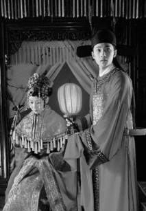 薛宝钗与贾宝玉完婚不喜反悲
