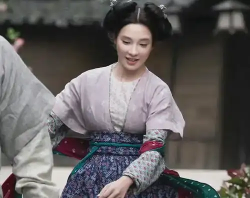 于正新剧不舍寡淡风,彭小苒剧照一出,小枫滤镜碎一地