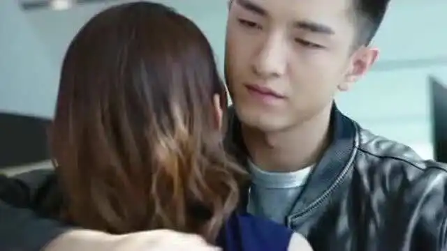 你和我的倾城时光厉总抱着浅浅不撒手,浅浅乖巧如同绵羊
