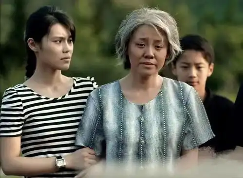 父母爱情丁小样终究还是没活成德华,1处细节编导交代的很明白
