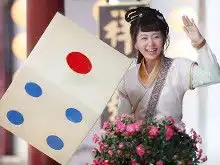 神医大道公前传曝剧照孙耀琦饰两角反差大
