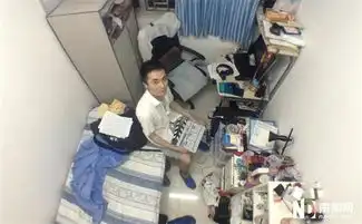 一桌一椅记录港漂居住现状港漂族的4平米蜗居生活