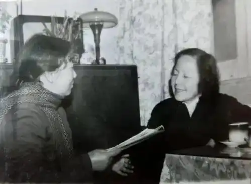高小微他23岁时创作的这首歌,我们唱了86年,还会一直唱下去
