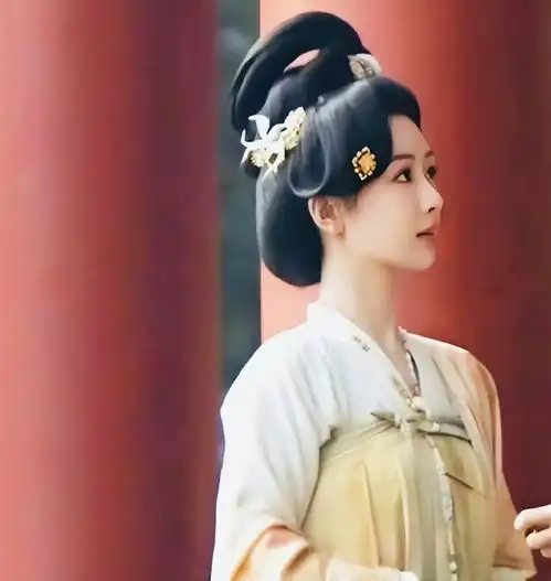 杨紫国色芳华路透曝光唐宫美人很惊艳,和李现同框引热议