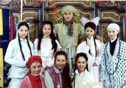 9版鹿鼎记韦小宝年龄对比,张一山28算年轻,女扮男装的她仅17
