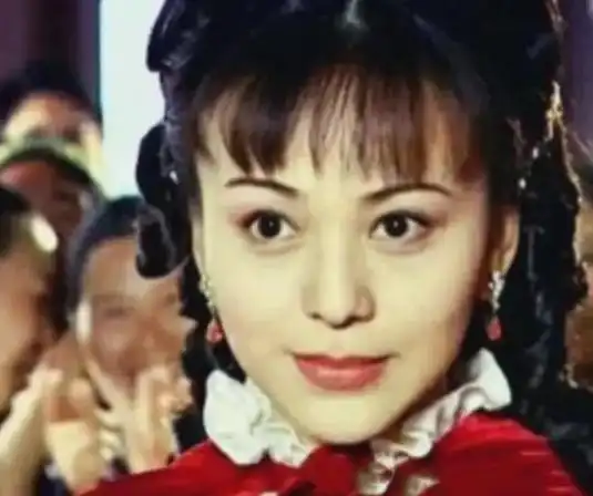 两次选择离开豪门,独自抚养儿子长大的王琳,如今过得怎么样