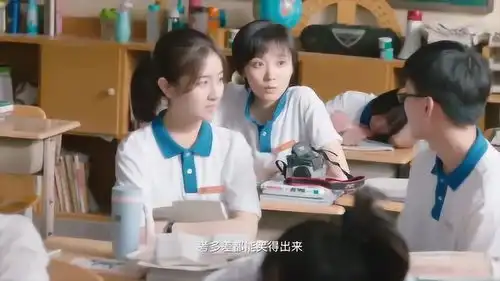 你好,旧时光郑彦一真是隐藏的画画奇才,被同学看见赞叹连连
