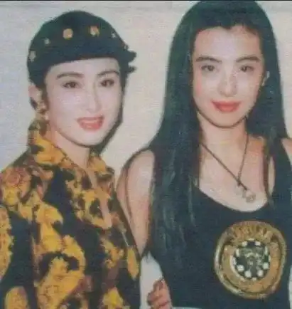 baby比高圆圆小10岁,合影被秒成渣长得好看真的就能加分吗
