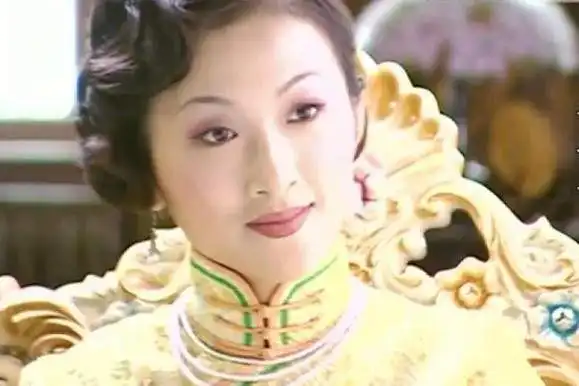 金粉世家中最有心机的女人不是三嫂王玉芬,而是看似和气的她
