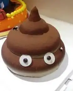恶搞的生日蛋糕,每一个都让人想打人,虽说是损友,其实是真爱翻牌子