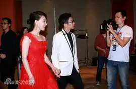 图文陈数赵胤胤北京答谢亲友两人进场
