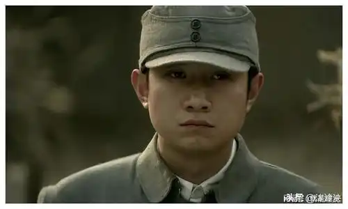 同样是演周卫国,将文章和张若昀放在一起,两者的差距却不言而喻
