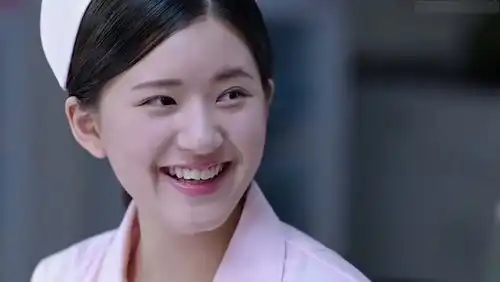花痴少爷偶遇灰姑娘,秒变痴情富二代
