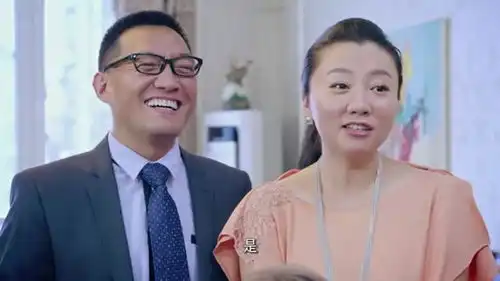 大嫁风尚女儿接受继母,怂恿亲爸向继母求婚,继母都快羞死了
