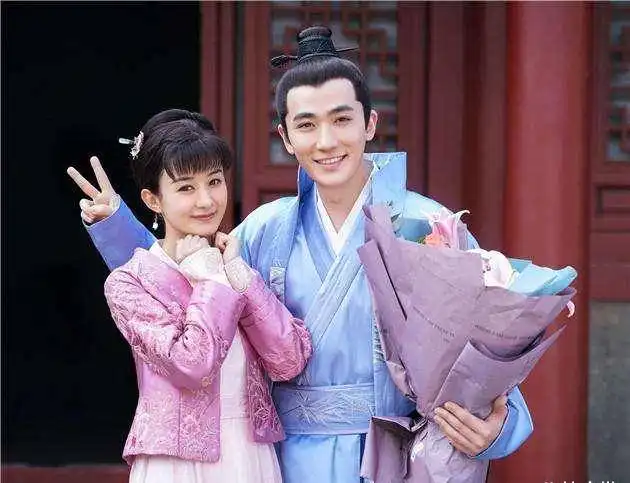 八卦韩寒刘浩存,马丽白百何,绿大暗大宝贝,杨幂迪丽热巴,赵丽颖朱一龙
