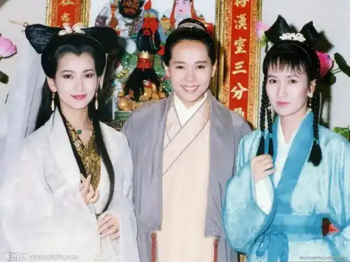 新白娘子传奇,小青扮演者陈美琪独自一人没助理,物是人非显落魄
