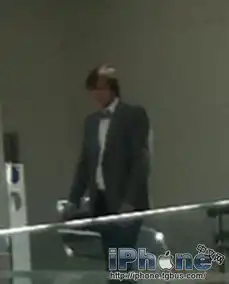 偷个小懒让我们看看jobs现场拍摄情况
