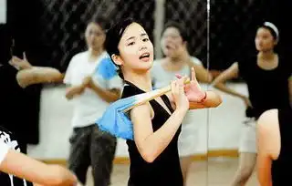武汉魔女幼熙白天考研夜晚起舞
