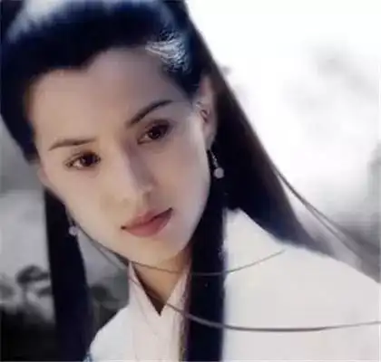 都说娱乐是个圈,其实时尚美妆也是个轮回圈
