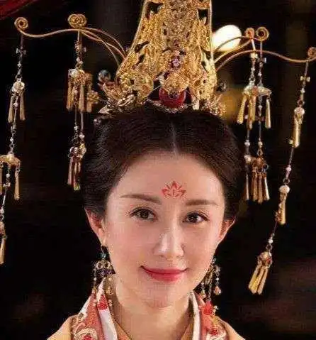 深入解读古代后宫制度从皇后到嫔妃,揭秘宫廷女性的名号与品阶
