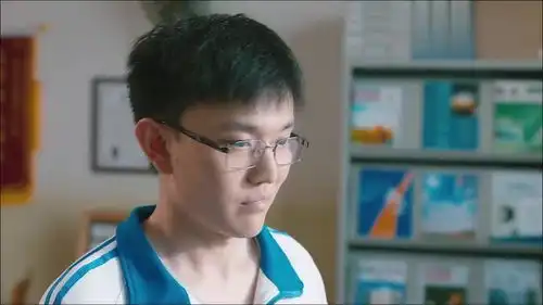 你好旧时光郑彦一为上大学,要考自己不了解的专业,老师对他批评

