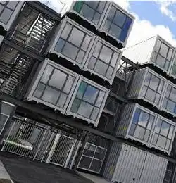 情侣5000元买废弃大巴改成房盘点各地各式蜗居
