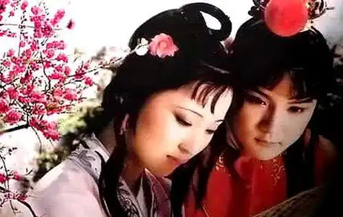 87版红楼梦贾宝玉晒香港行旧照片,脱掉戏服后大家颜值都很高
