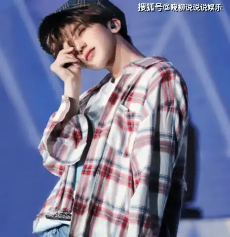 难怪一直觉得蔡徐坤眼熟,回看巴啦啦小魔仙后,是我眼拙了

