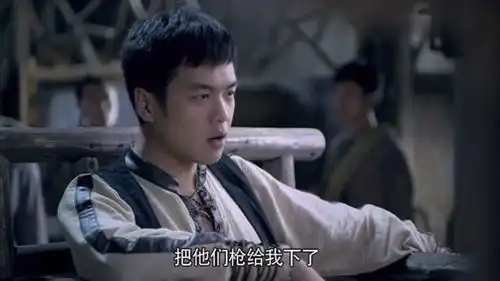 雪豹好心错付,许连长句句恭维,张若昀竟让人把枪下了