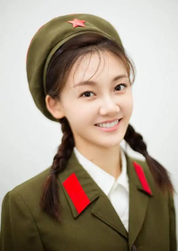 实力派偶像女星苗苗高颜值,好身材,气质佳,31岁至今单身