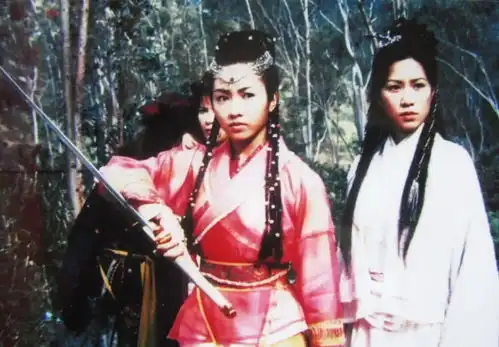 金庸笔下的凄美爱情晓月芙蓉随风去,尚曰不悔为君归
