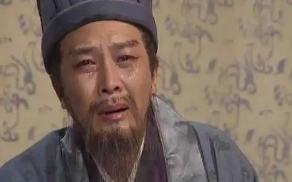 关羽私放曹操没事,马谡失街亭被斩,诸葛亮如此处理可得两大好处
