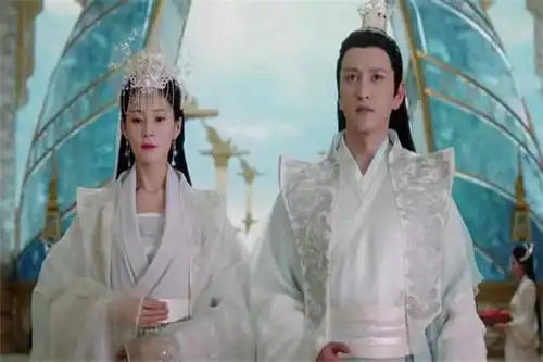 她既是纯妃,又是锦觅继母,出道12年与老公演母子因戏生情
