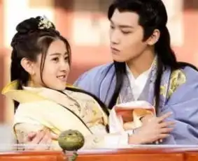 同演双世宠妃走红,丫鬟镜心搭档男神演女主,她却是这般境地
