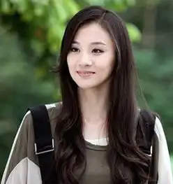 热播剧微博达人女主角章龄之减龄气质发型

