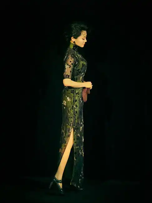 许晴如梦之梦大秀旗袍风姿绰约尽显香兰风情
