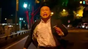 从你的全世界路过中,柳岩与岳云鹏分手,岳云鹏送别柳岩片段,小岳岳的演技真的是炉火纯青
